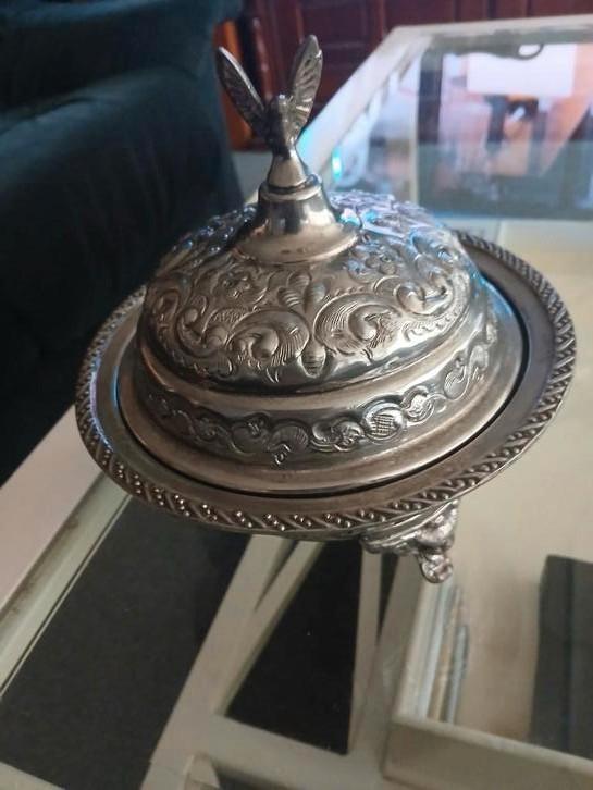 Te koop pot met deksel bewerkt met adelaar er bovenop, Antiek en Kunst, Antiek | Goud en Zilver, Zilver, Ophalen of Verzenden