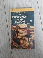 The first men in the moon H.G. Wells zgan 1965 Airmont NY, Boeken, Ophalen of Verzenden, Zo goed als nieuw, H.G. Wells
