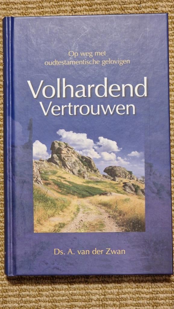 Volhardend vertrouwen - ds. A. van der Zwan, Ophalen of Verzenden, Zo goed als nieuw, Christendom | Katholiek