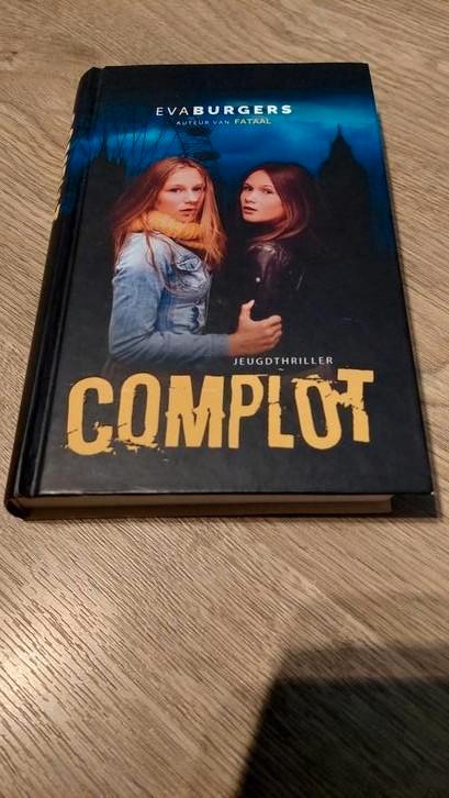 Eva Burgers - Complot, Boeken, Kinderboeken | Jeugd | 13 jaar en ouder, Zo goed als nieuw, Ophalen of Verzenden