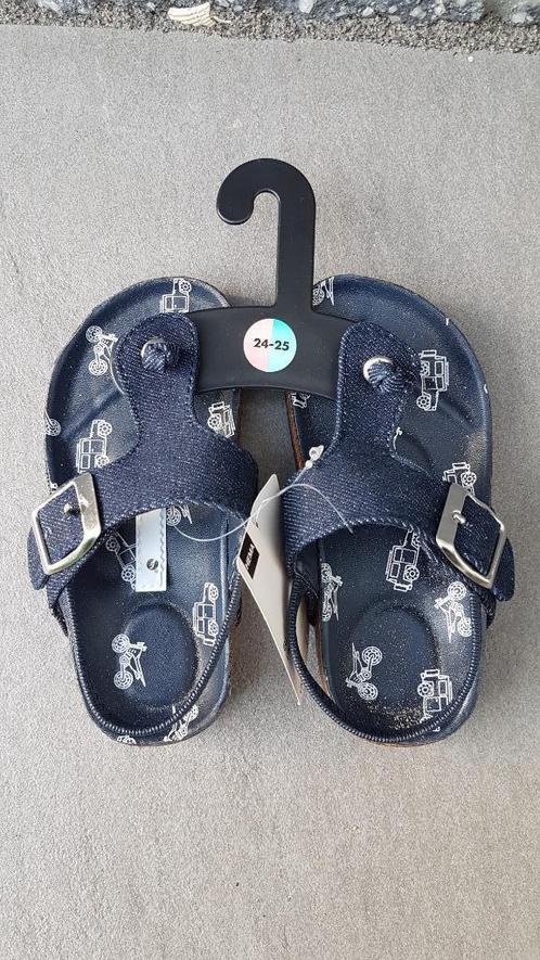 Slippers 24 Hema - NIEUW, Kinderen en Baby's, Kinderkleding | Schoenen en Sokken, Nieuw, Overige typen, Jongen, Ophalen of Verzenden