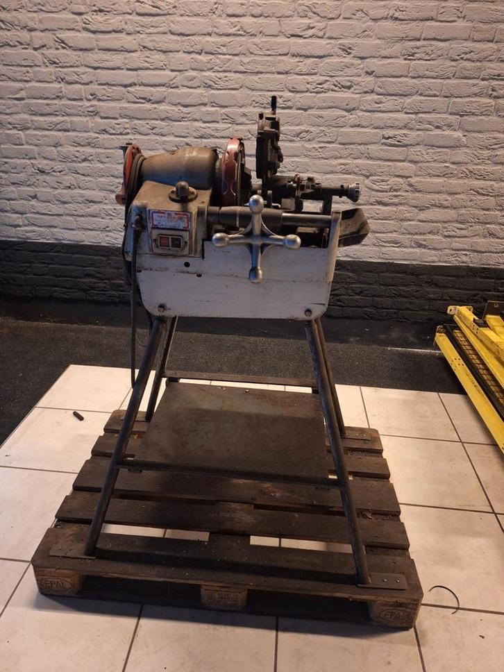 REX 60A-III Draadsnijmachine, Zakelijke goederen, Machines en Bouw | Industrie en Techniek, Ophalen of Verzenden