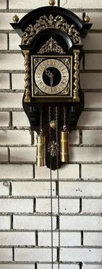 Antieke staartklok wandklok met gewichten, Ophalen