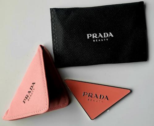 Super leuke (make-up) spiegel Prada, Sieraden, Tassen en Uiterlijk, Uiterlijk | Cosmetica en Make-up, Nieuw, Gehele gezicht, Roze