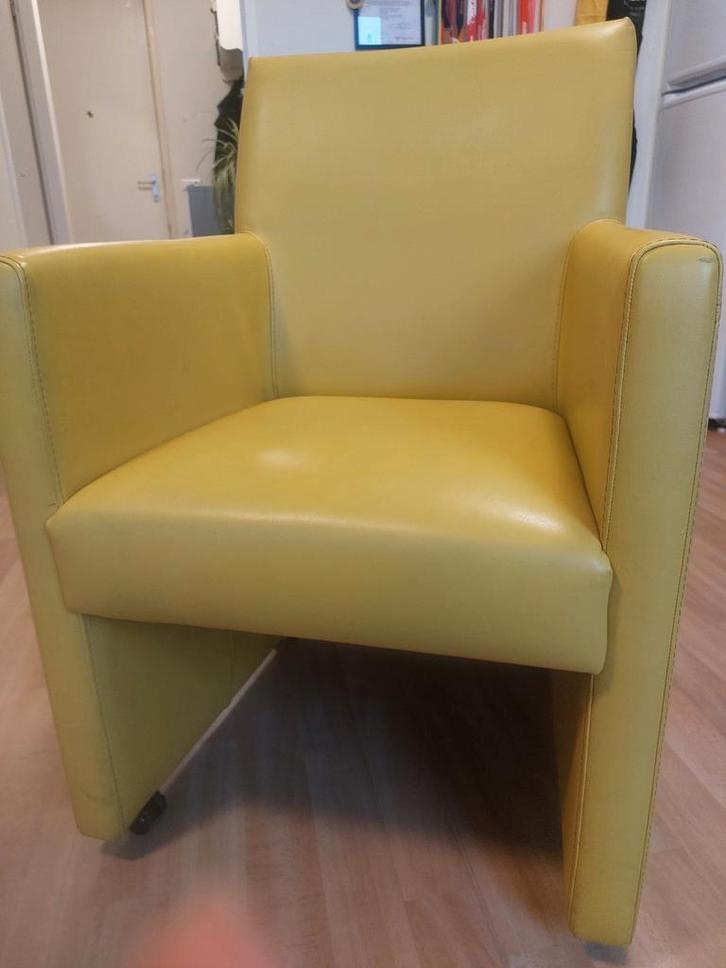 Leren gelen stoel, Huis en Inrichting, Fauteuils, Zo goed als nieuw, Ophalen
