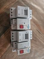 2  magneetschakelaar + 2 controle lampje + 2 tijdschakelaars, Doe-het-zelf en Verbouw, Elektra en Kabels, Ophalen of Verzenden