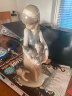 Lladró beeldje - Following Her Cats (Meisje met Katten), Ophalen of Verzenden