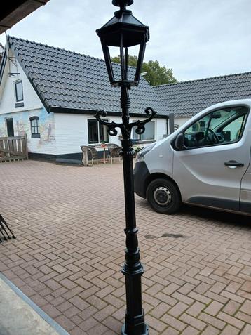 Gietijzeren Tuinlantaarn  beschikbaar voor biedingen