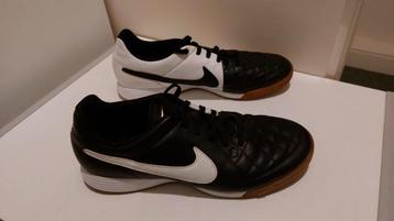 Nike Tiempo Genio Leer IC Zaalschoenen Maat 39 Zwart Wit beschikbaar voor biedingen