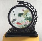 Chinees borduurwerk met vissen, Antiek en Kunst, Kunst | Niet-Westerse kunst, Ophalen of Verzenden