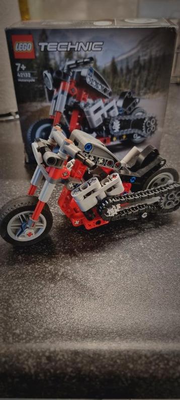 Lego Technic motor 42132 beschikbaar voor biedingen