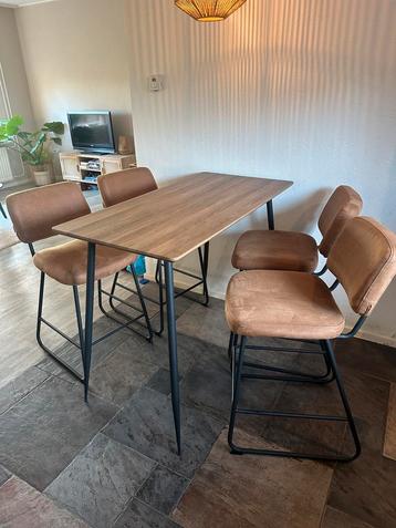Bartafel/eettafel met krukken beschikbaar voor biedingen