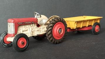 Massey Ferguson Tractor 30cwt trailer 1:43 Corgi Toys Pol  beschikbaar voor biedingen