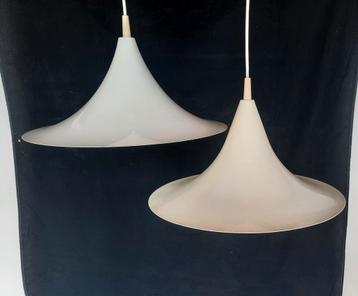 Vintage heksenhoed/trompet hanglampen, lees de beschrijving  beschikbaar voor biedingen