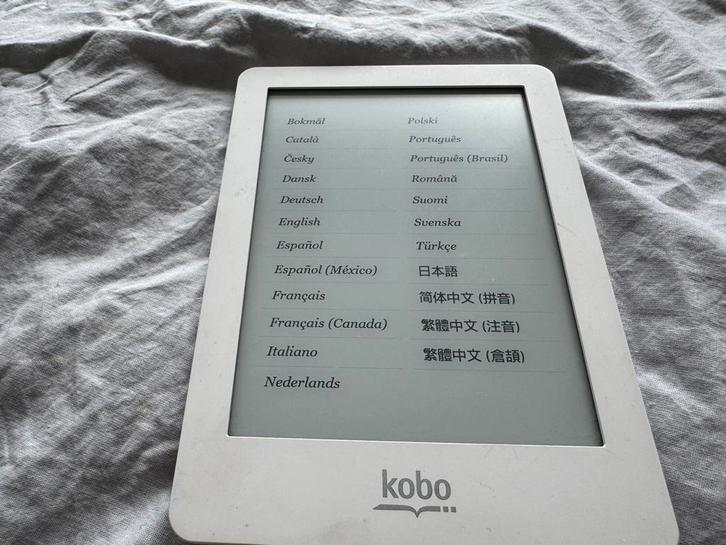 Kobo glo N613 wit, Computers en Software, E-readers, Gebruikt, 4 GB of minder, Touchscreen, Uitbreidbaar geheugen, Ophalen of Verzenden
