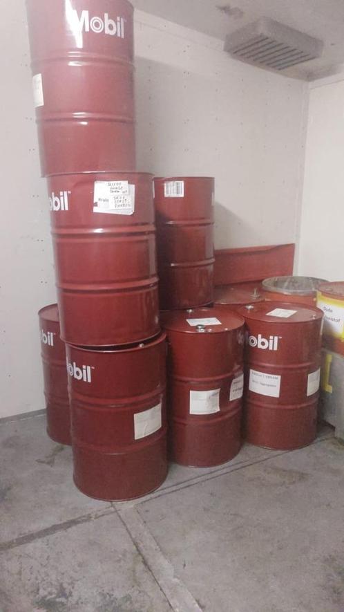 Leeg olievat oliedrum Mobil 1 208L, Doe-het-zelf en Verbouw, Kratten en Dozen, Gebruikt, Overige typen, 50 tot 75 cm, 50 cm of meer
