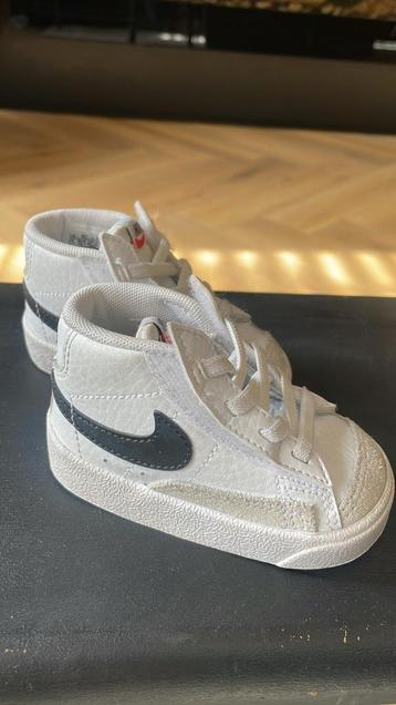 Nike schoentjes maat 19,5 beschikbaar voor biedingen