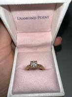 Gouden Diamond Point Ring met Edelsteen, Ophalen, Zo goed als nieuw, 17 tot 18, Met edelsteen