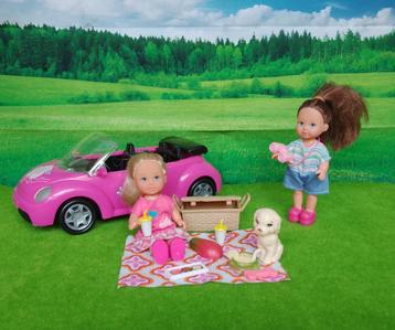 BA57 Evi Love gaat picknicken met haar vriendin en hondje beschikbaar voor biedingen