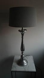 Tafellamp met grijze kap, Huis en Inrichting, Lampen | Tafellampen, Ophalen, Zo goed als nieuw, Metaal, 75 cm of meer