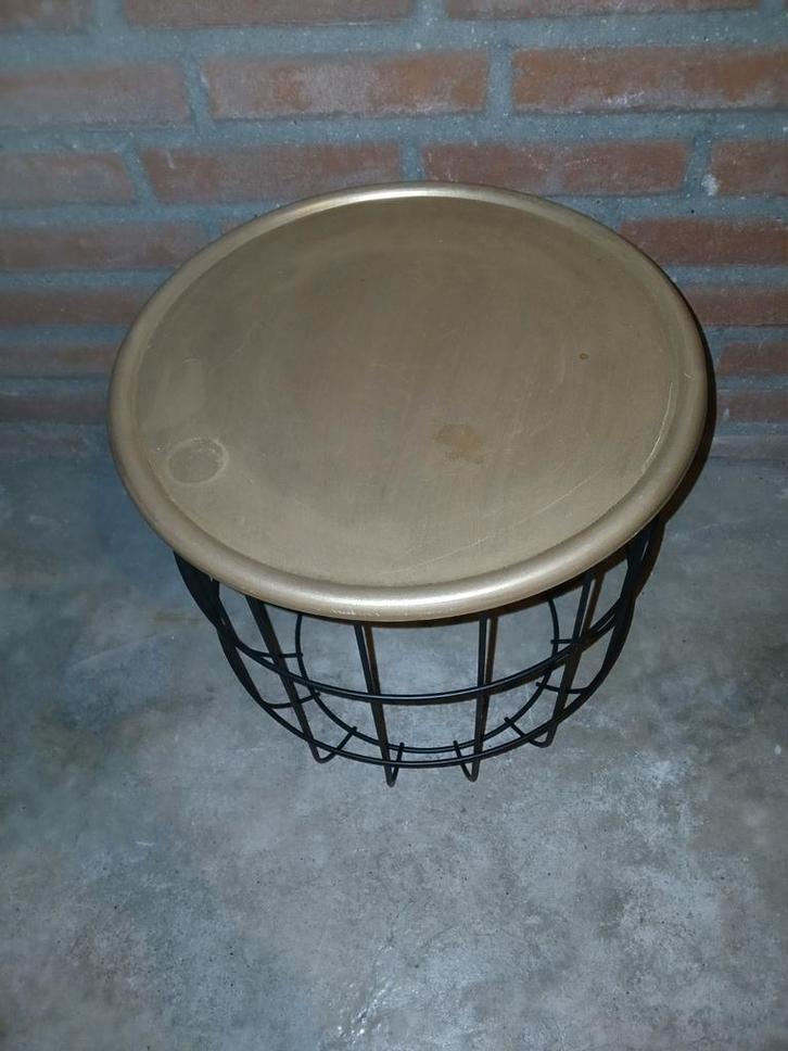 Leuk Bijzettafeltje, Huis en Inrichting, Tafels | Bijzettafels, Gebruikt, Rond, Minder dan 45 cm, Minder dan 55 cm, Metaal of Aluminium
