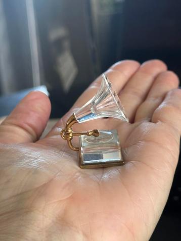 Swarovski kristallen grammofoon – met vergulde details beschikbaar voor biedingen
