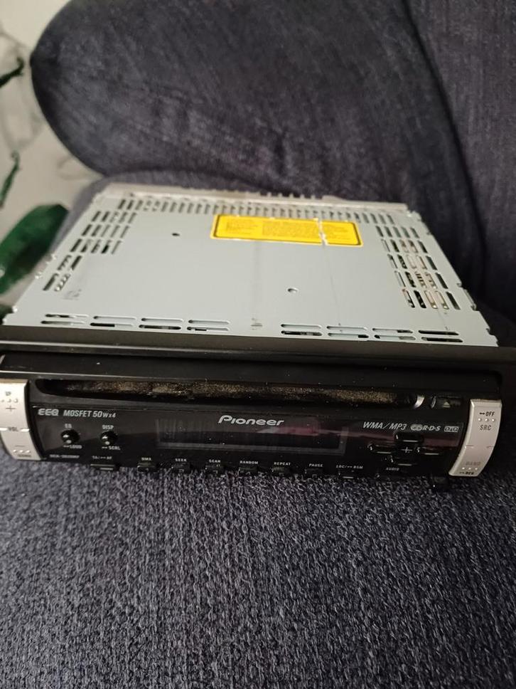 AUTORADIO PIONEER DEH 2820MP. Zgan, Auto diversen, Autoradio's, Zo goed als nieuw, Ophalen of Verzenden
