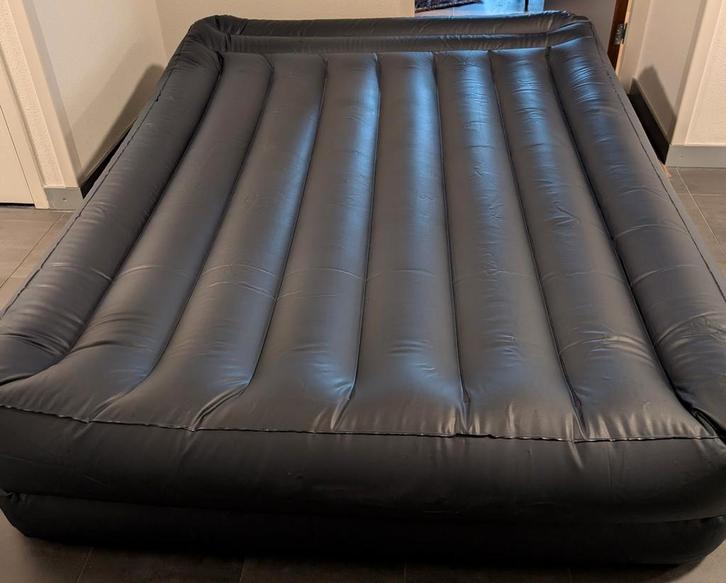 Intex Luchtbed 2-persoons, Caravans en Kamperen, Luchtbedden, Zo goed als nieuw, 2-persoons, Ingebouwde pomp, Ophalen of Verzenden