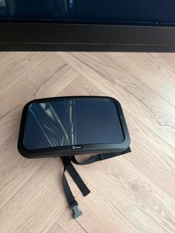 Autospiegiel beschikbaar voor biedingen
