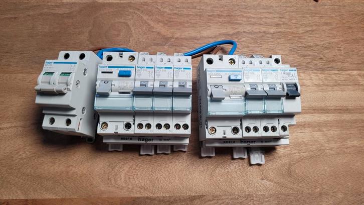 Hager installatieautomaten / aardlekautomaten – complete set, Hobby en Vrije tijd, Elektronica-componenten, Zo goed als nieuw