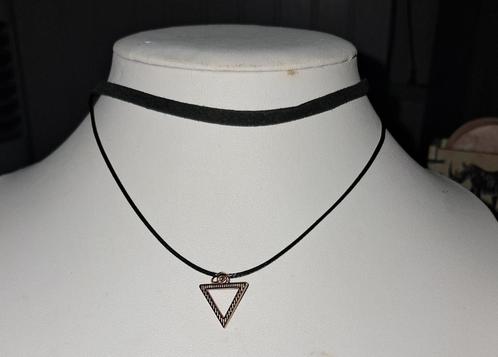 Mooie nieuwe zwarte ketting met Triangle, Sieraden, Tassen en Uiterlijk, Kettingen, Nieuw, Overige materialen, Zwart, Verstelbaar