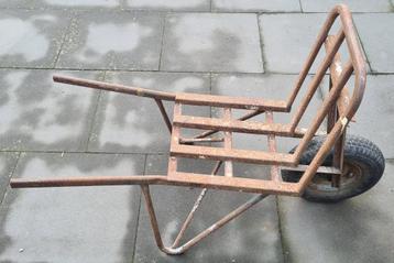 Steenkruiwagen beschikbaar voor biedingen