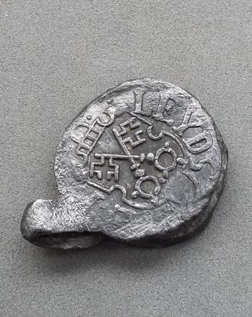 Gedateerd 1640 Bodemvondst Lakenlood Leiden Sleutels Leeuw beschikbaar voor biedingen