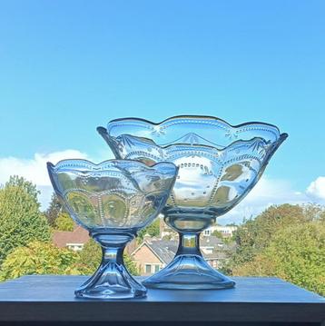 Set 2 Schalen Vintage beschikbaar voor biedingen