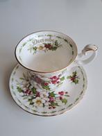 Royal Albert kop en schotel December, Antiek en Kunst, Ophalen