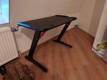 Gaming Desk beschikbaar voor biedingen