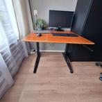 In hoogte verstelbaar bureau, Huis en Inrichting, Ophalen, In hoogte verstelbaar, Zo goed als nieuw
