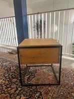 Ethnicraft Monolit kast (nacht,bijzet of salon), Minder dan 55 cm, Vierkant, Zo goed als nieuw, Hout