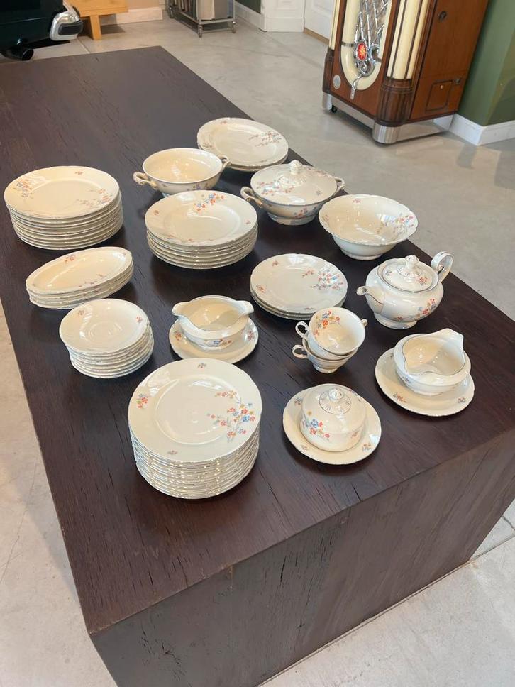 Thun Servies Compleet, Antiek en Kunst, Antiek | Servies compleet, Ophalen of Verzenden