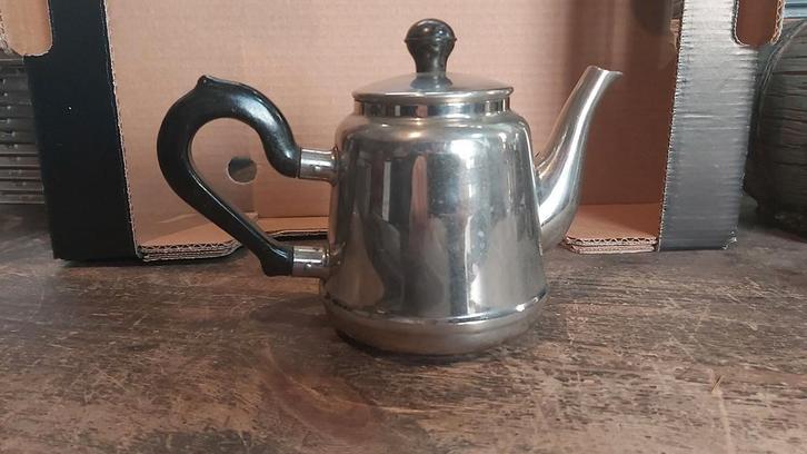 Theepot Russisch zilverkeurmerk met bakeliet begin 20e eeuw, Antiek en Kunst, Antiek | Servies compleet, Ophalen of Verzenden