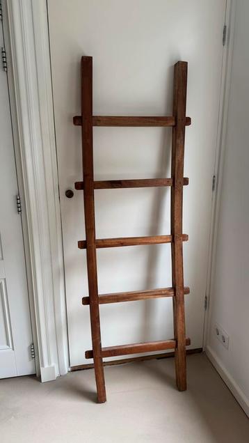 Houten Ladder beschikbaar voor biedingen
