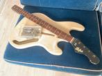 Höfner 60's bass in onderdelen, Muziek en Instrumenten, Snaarinstrumenten | Gitaren | Bas, Ophalen of Verzenden, Gebruikt