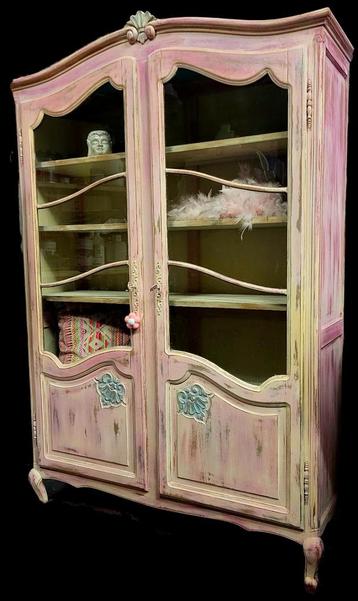 Shabby/Houtsnijwerk/Boho /Vitrinekast/Kast beschikbaar voor biedingen