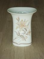 vaas mooie vintage ovale beschilderde porseleinen Kaiser W G, Antiek en Kunst, Ophalen of Verzenden