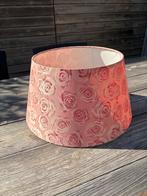 Oud roze Lampenkap met Rozenpatroon, Huis en Inrichting, Lampen | Lampenkappen, Ophalen, Zo goed als nieuw, Rond