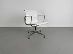 Vitra EA 108, Chroom, Snow White leer, Huis en Inrichting, Stoelen, Ophalen, Gebruikt, Wit, Leer