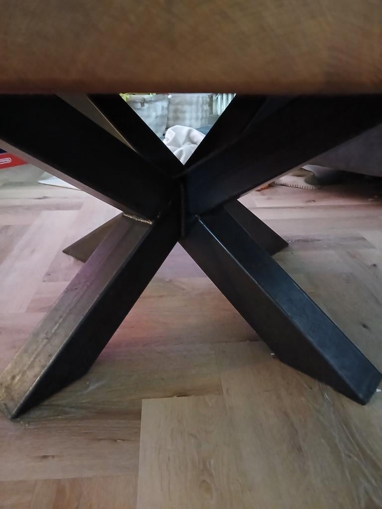 Zware eiken salontafel met metalen poten - 110cm, Ophalen, Gebruikt, Rond, 100 tot 150 cm
