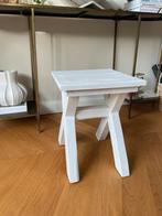 Wit houten krukje / bijzettafel, Ophalen, Wit, Zo goed als nieuw, Eén