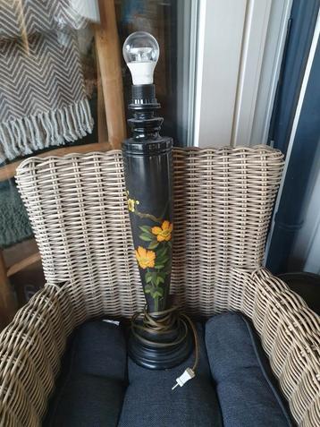 Vintage Zwarte Tafellamp cinees hout  beschikbaar voor biedingen