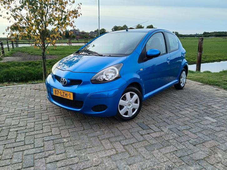 Toyota Aygo NL auto goed onderhouden met een nette km stand, Auto's, Toyota, Particulier, Aygo, Elektrische ramen, Isofix, Benzine